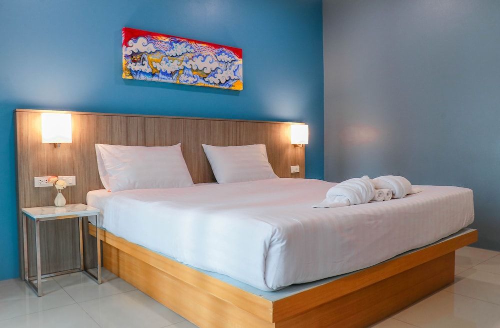 S2 Airport Residence Deluxe Double Room 8