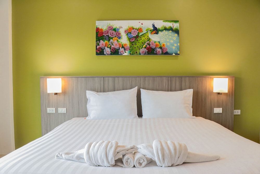 undefined S2 Airport Residence 6