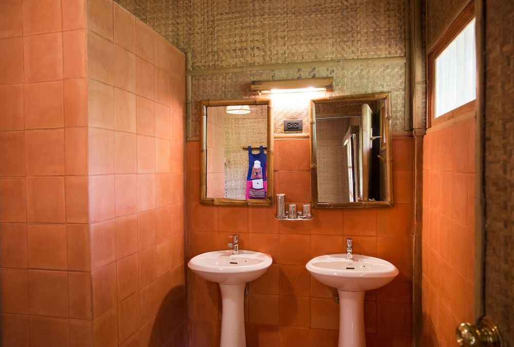 Lisu Lodge Standard Double or Twin Room, 1 Bedroom, Private Bathroom, Garden View 3