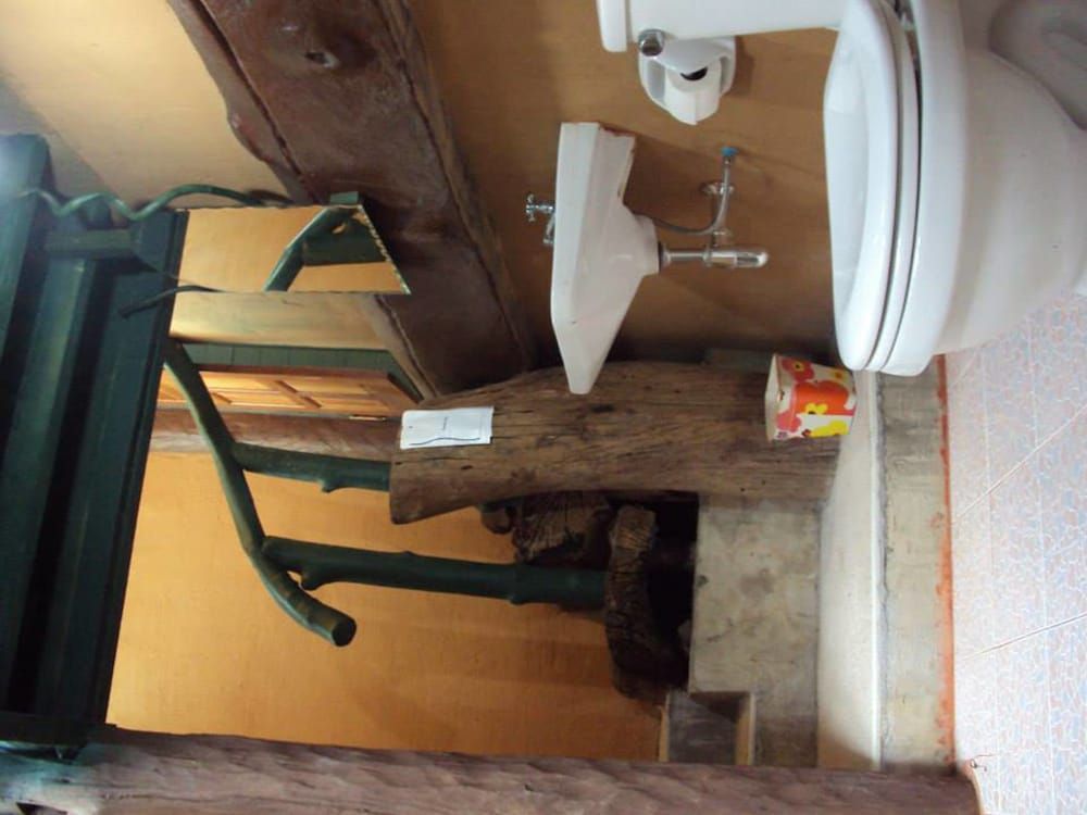 Baan Phuthadol Bungalow 6