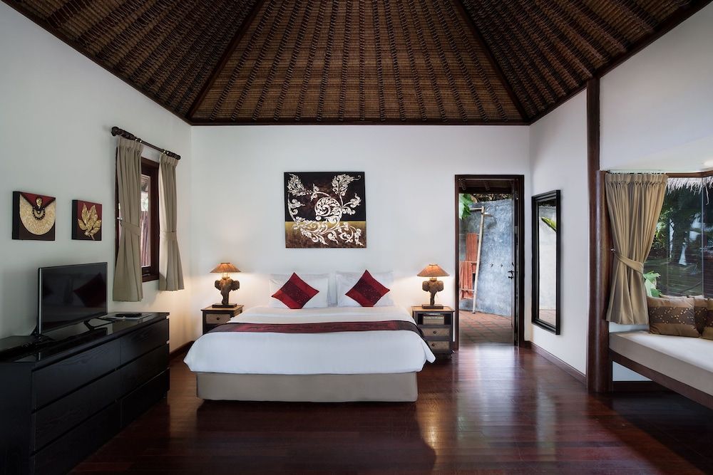 Balinese Luxury Beachfront Row 2
