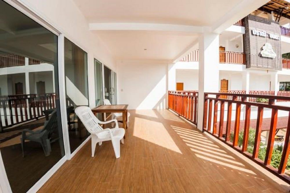 Pranee Amata Family Room 3