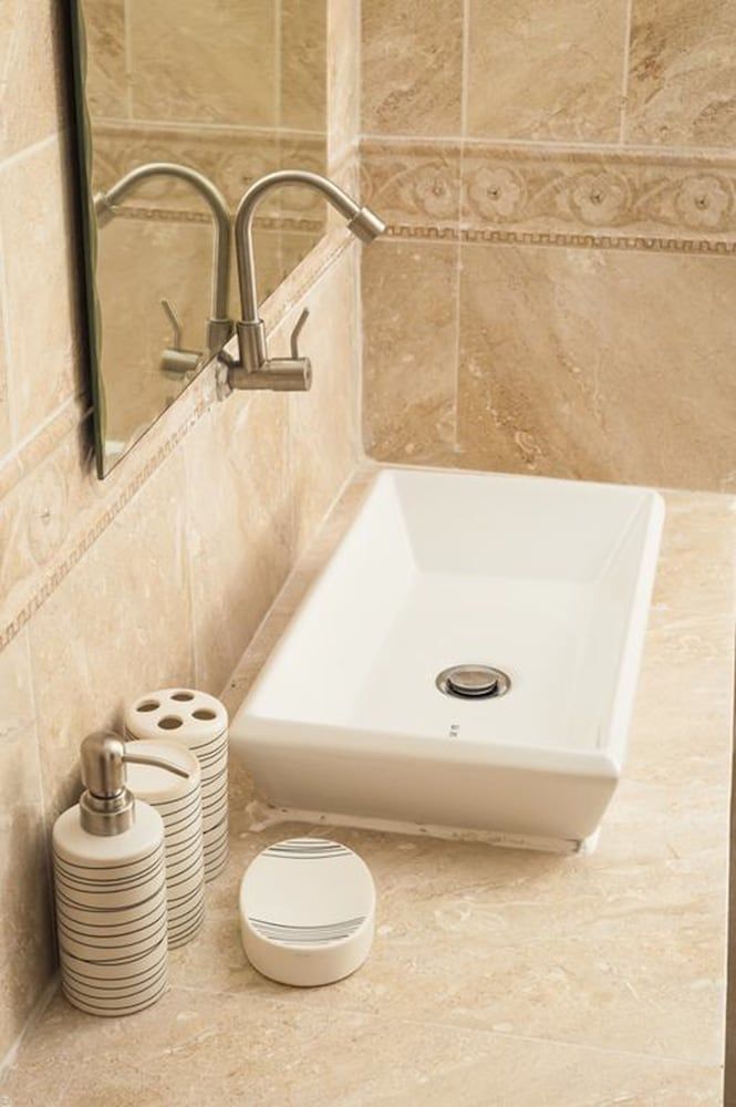 Pranee Amata Queen Room with Garden View 7