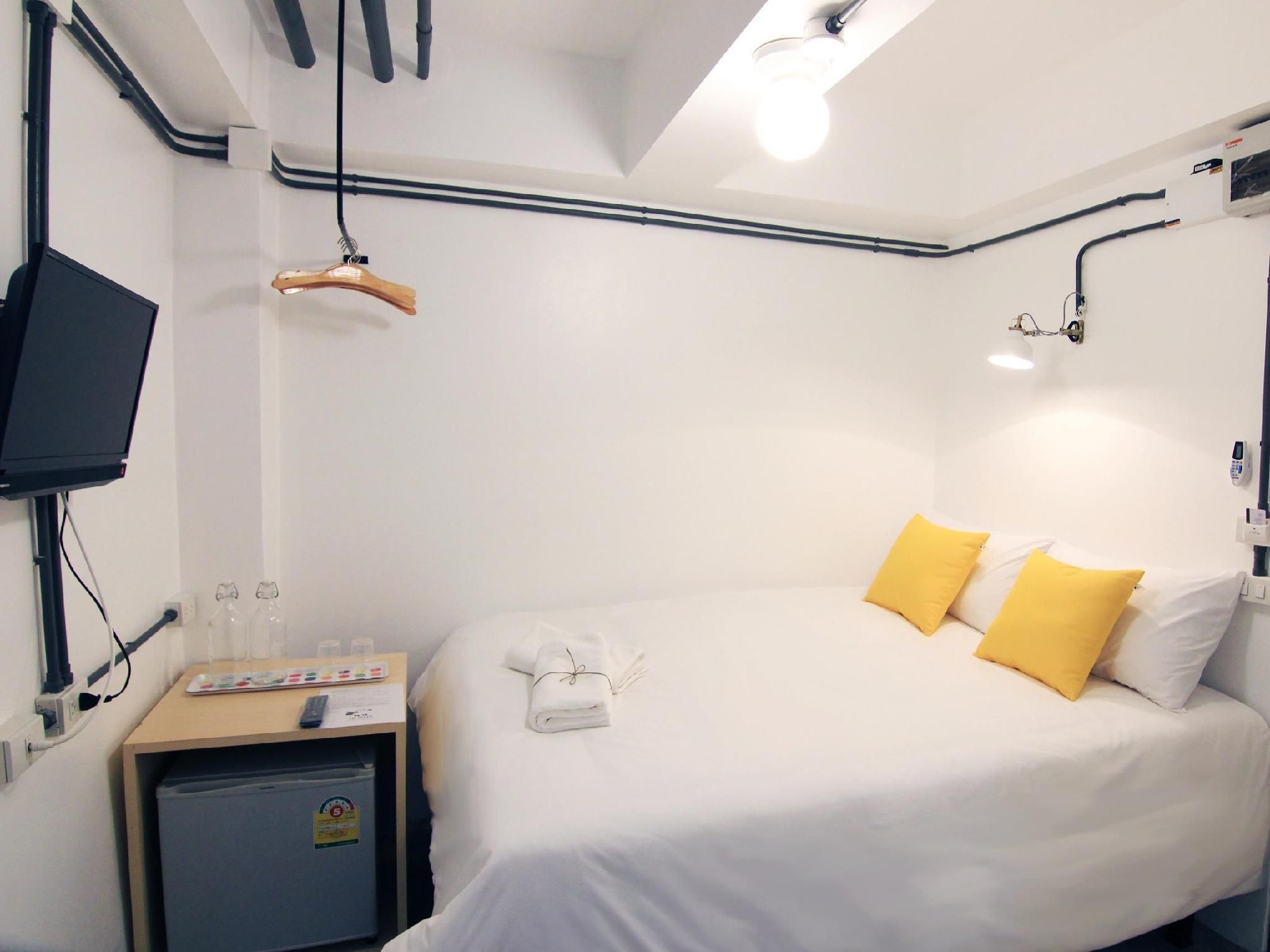 Standard Queen Bed