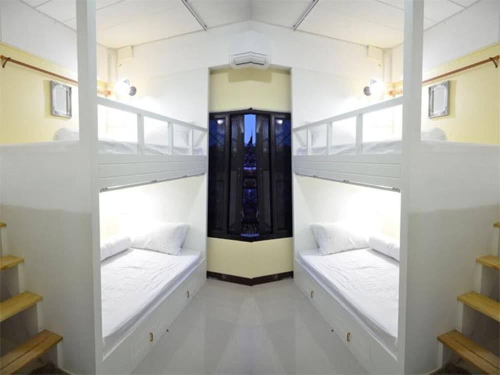 undefined Chiangmai Gate Capsule Hostel 3
