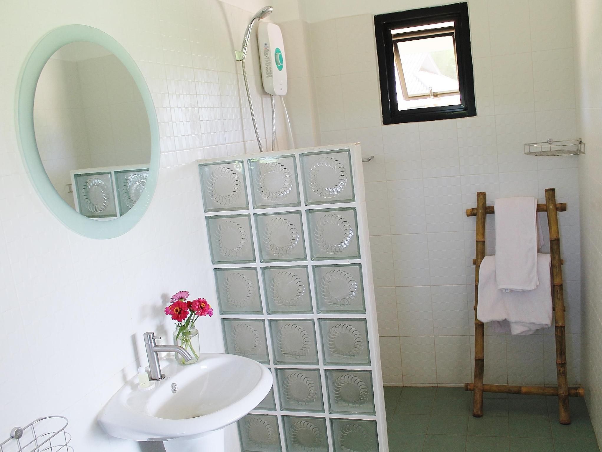 Country Retreat Double Bungalow 6