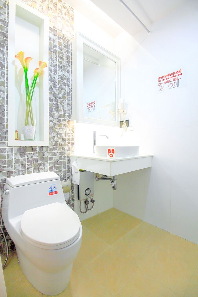 OYO 284 Sabaidee Minitel Standard Double Room 5