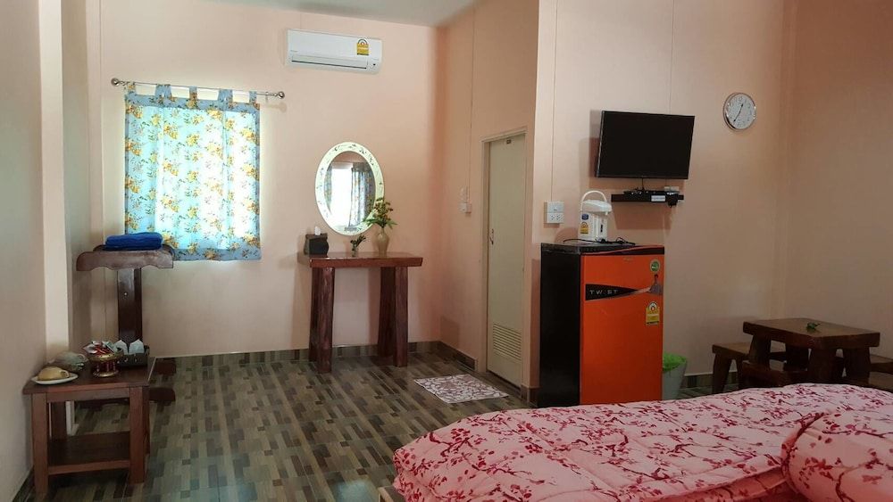 At Sichon Resort Family Triple Room 4