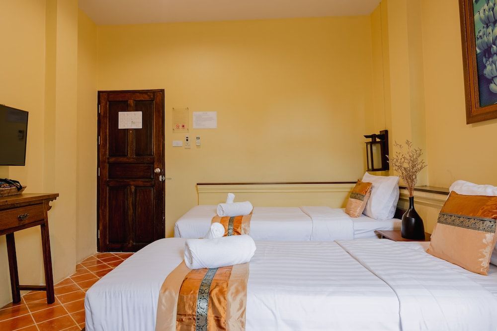 Huen Hug Chiang Mai Deluxe Twin Room 3