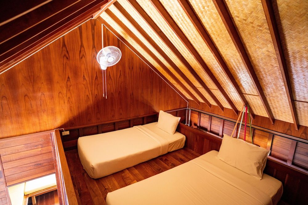 Honeymoon Suite