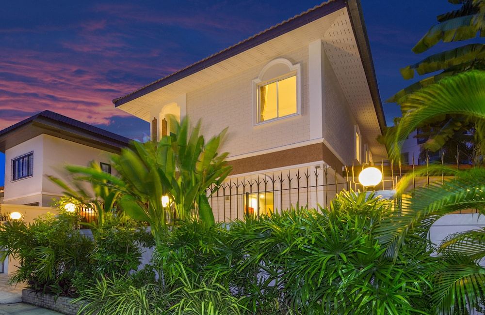 undefined Villa Waree Near City and Beach 2