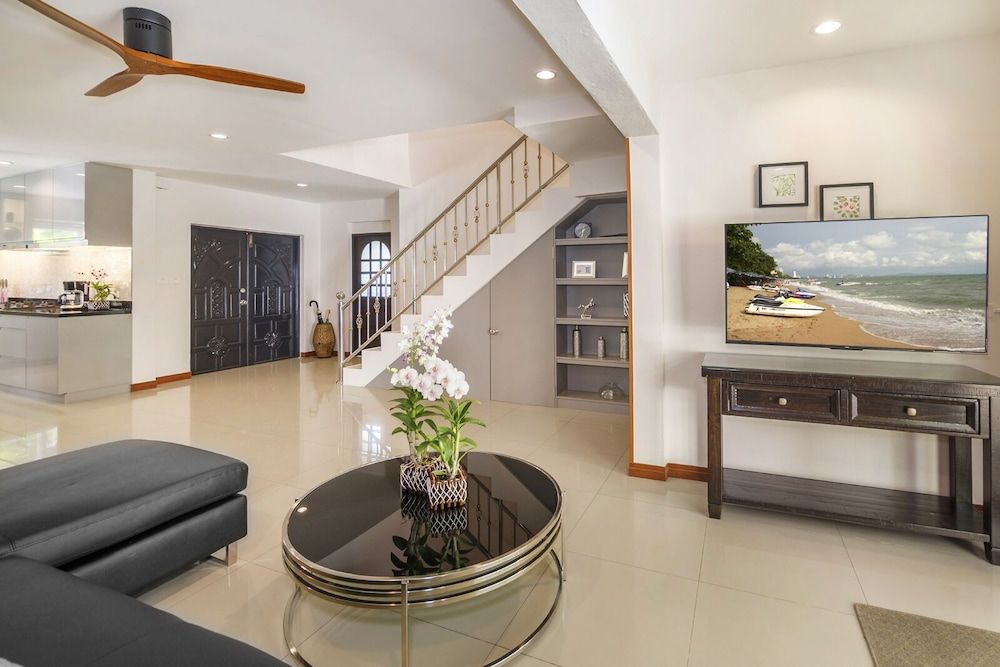 Villa Waree Near City and Beach Deluxe Villa 5