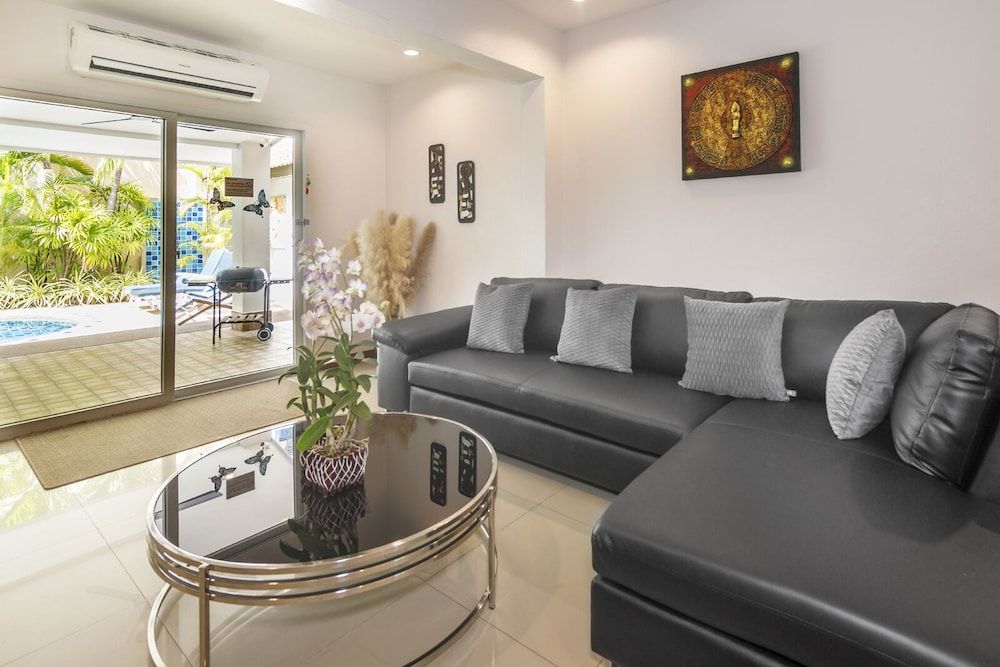 Villa Waree Near City and Beach Deluxe Villa 3