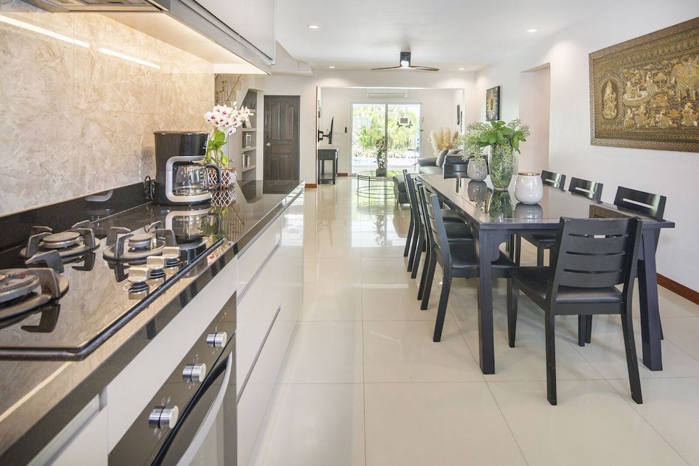 Villa Waree Near City and Beach Deluxe Villa 8