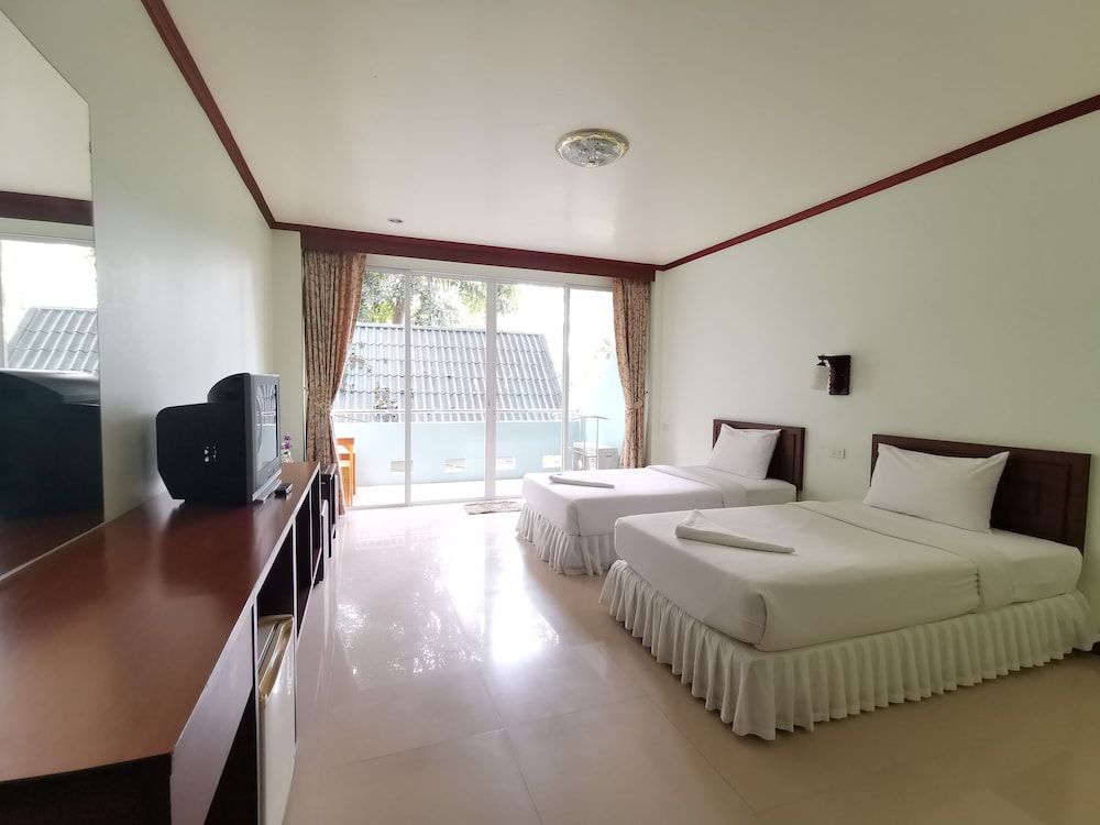 undefined Mam Kai Bae Beach Resort 2