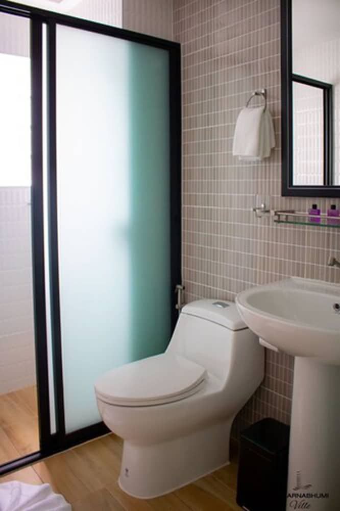 Suvarnabhumi Ville Airport Hotel Standard Room no Elevator 5