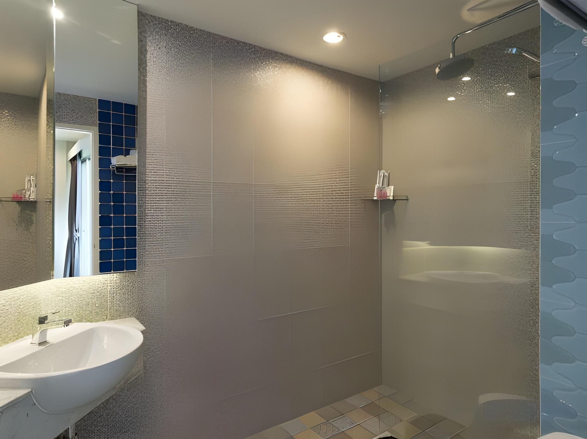 undefined Zircon Hotel 5