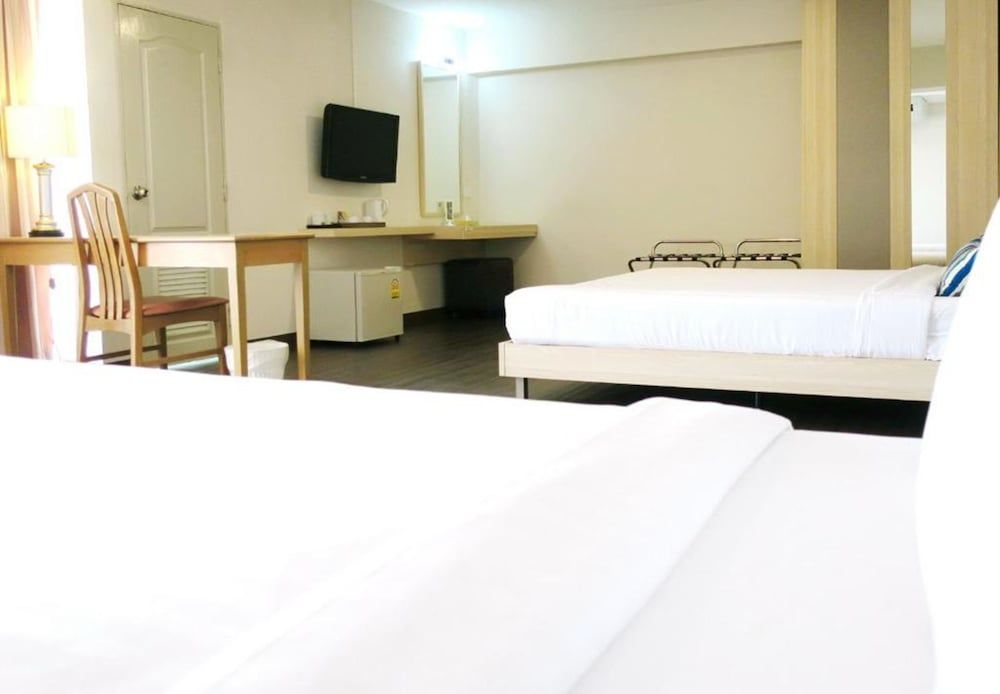 undefined Samran Place Hotel 5