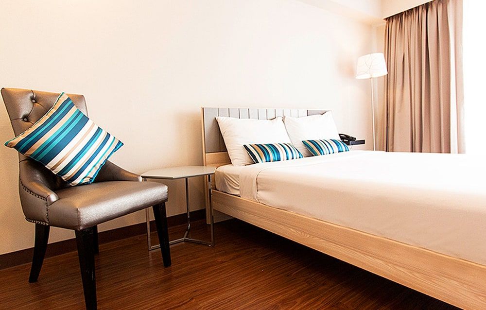 undefined Samran Place Hotel