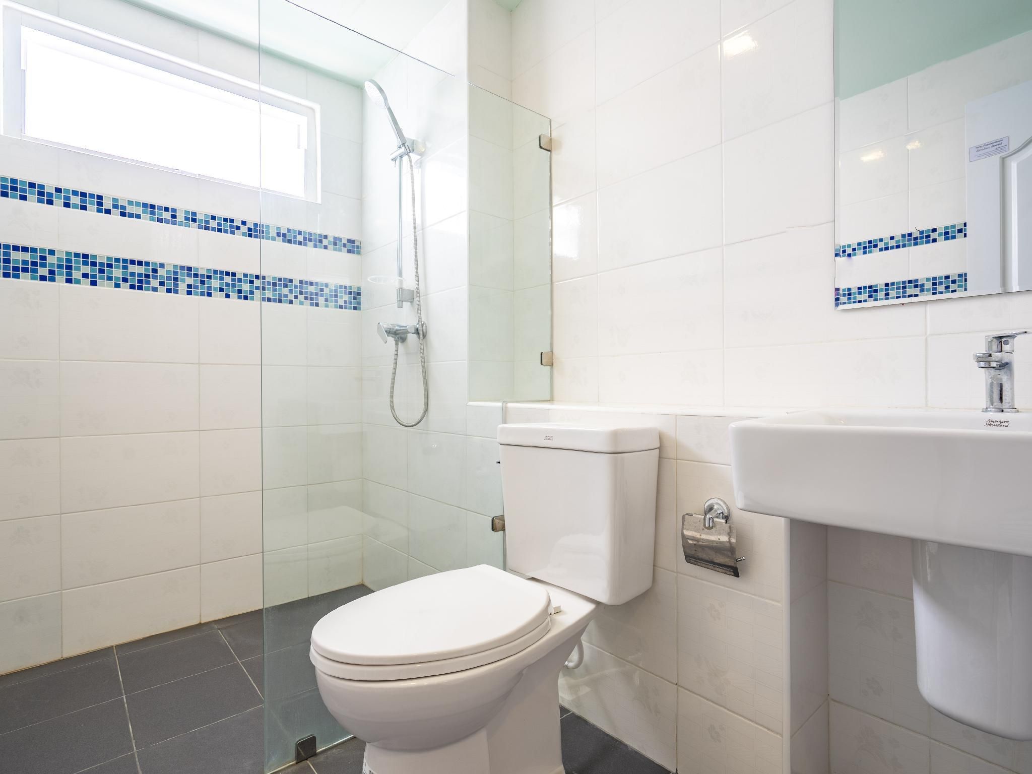 Superior Twin Pool View