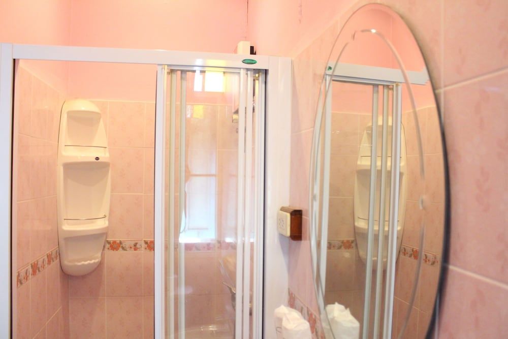 SamSenSam Place Deluxe Antique Room 10