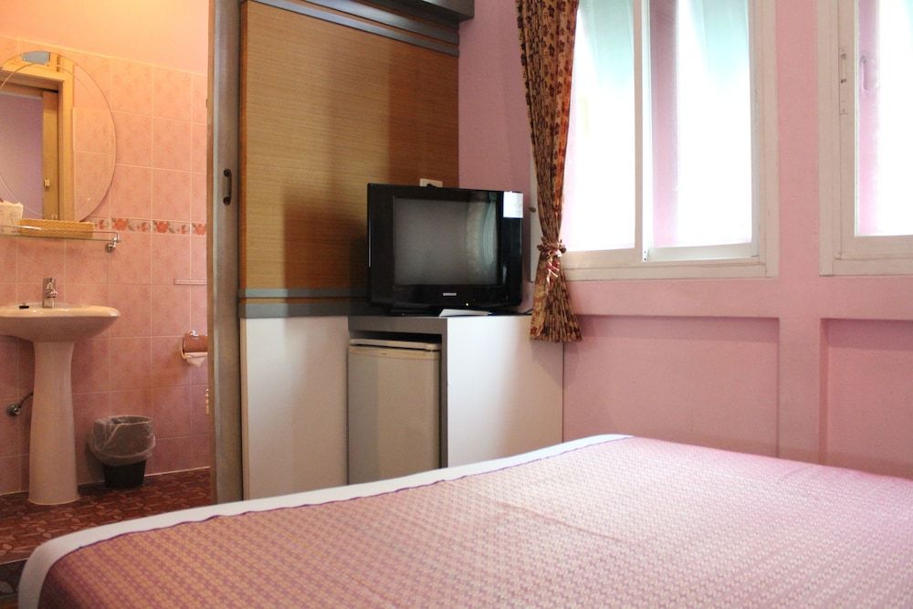 SamSenSam Place Deluxe Antique Room 11