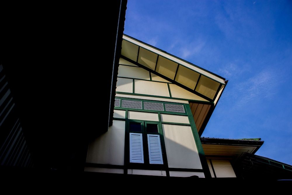 undefined SamSenSam Place 8