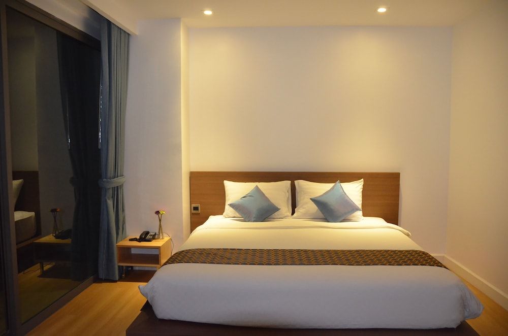 Deluxe Room, Balcony