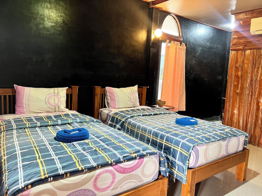 Phupha Inn Resort Bungalow, 2 Twin Beds 2