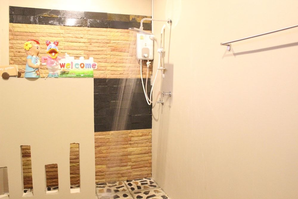 Phupha Inn Resort 2 Bedrooms Family Bungalow 5