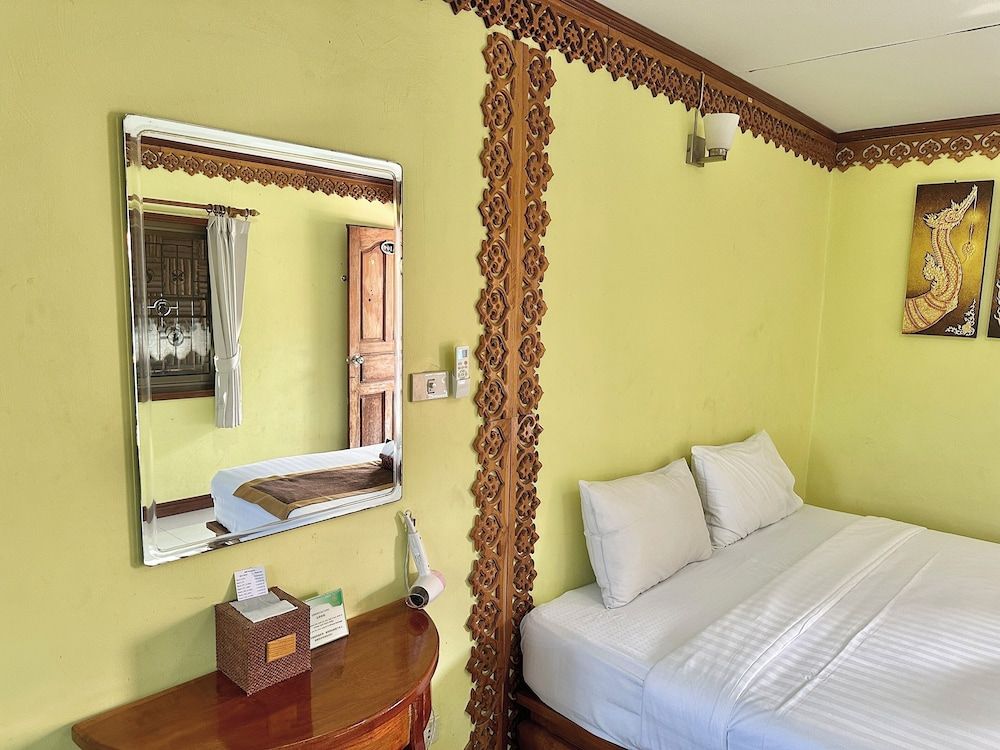 Superior Double Room (Pool Access)