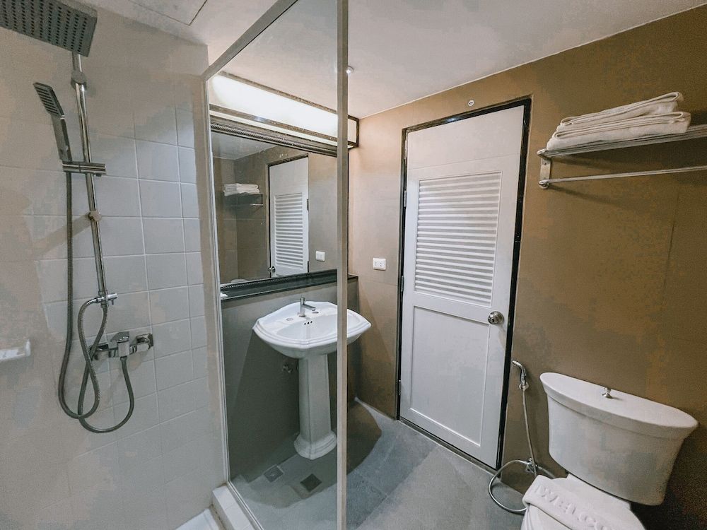 PRS Hotel by Sojourn Standard Double Room 9