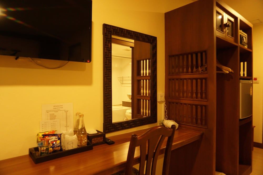 MD Boutique Hotel Family Triple Room, Pool View