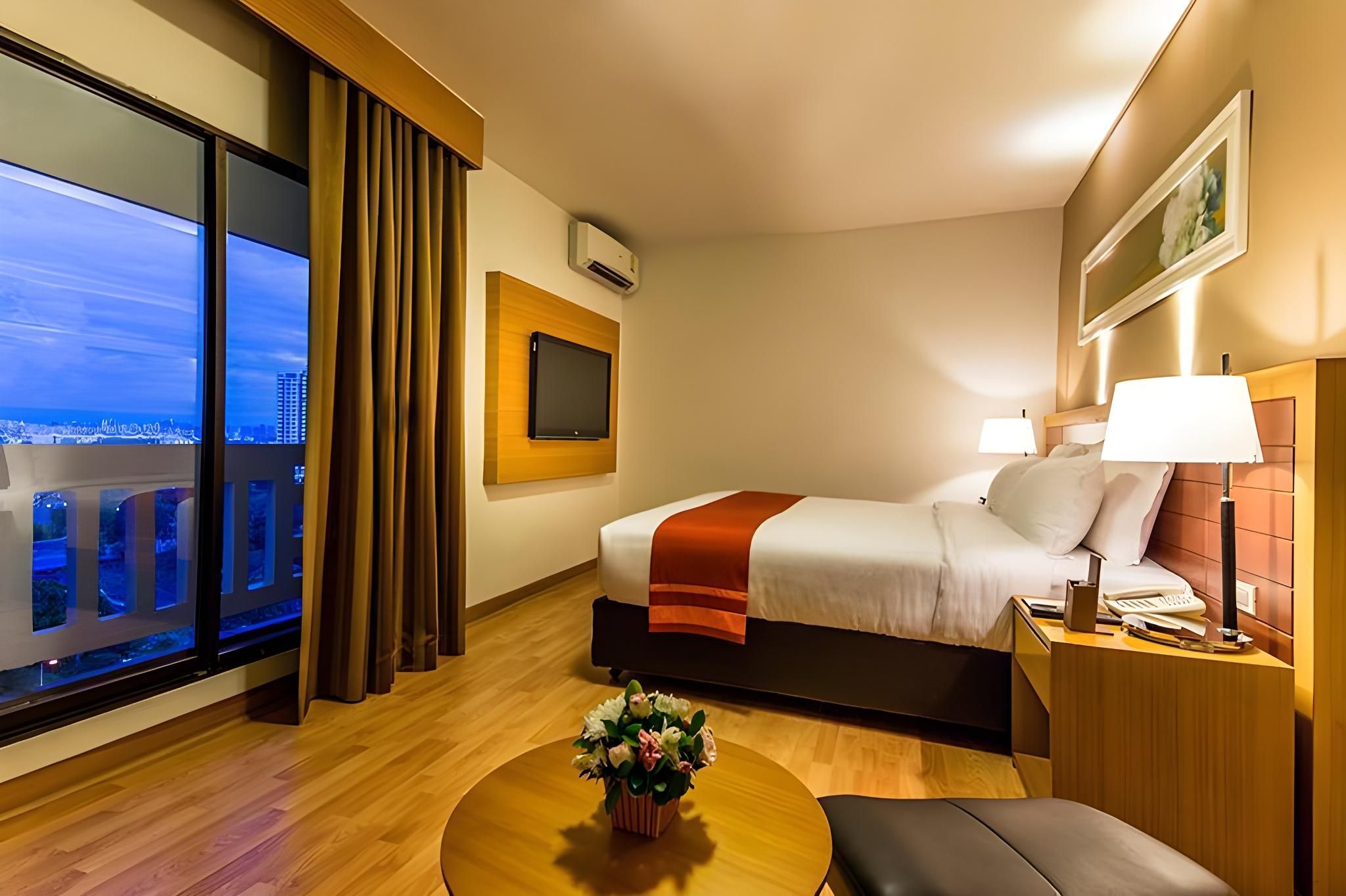 Superior Suite with Balcony