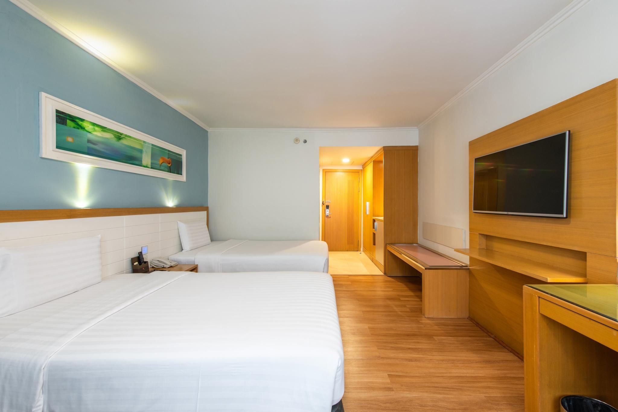 undefined Maple Hotel 9