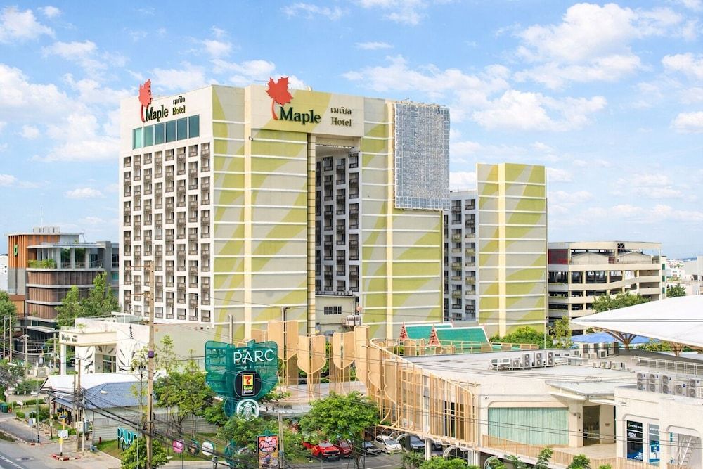 undefined Maple Hotel 4