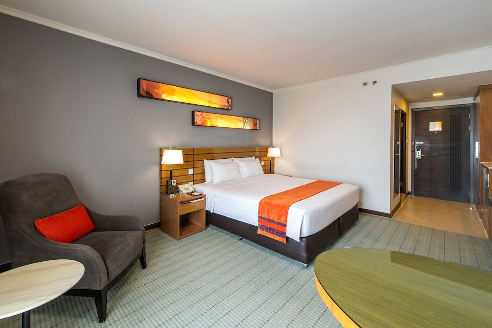 Maple Hotel Deluxe Room