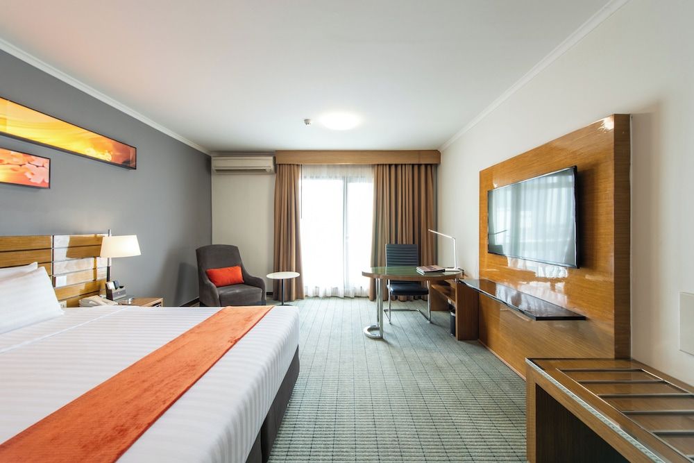 Maple Hotel Deluxe Room 2