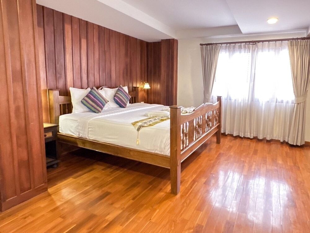 Rustic River Boutique Deluxe Room 15