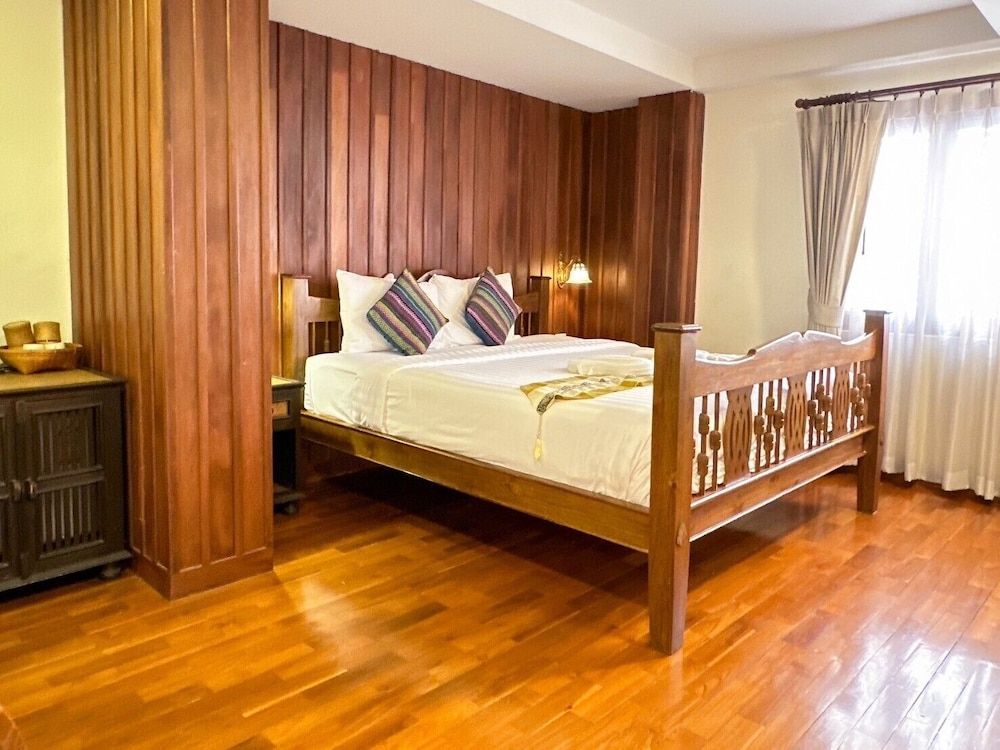 Rustic River Boutique Deluxe Room 10