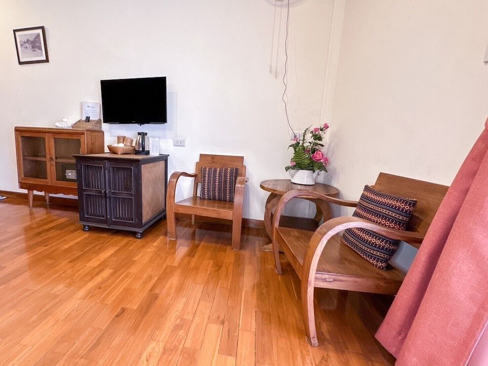 Rustic River Boutique Deluxe Room 17