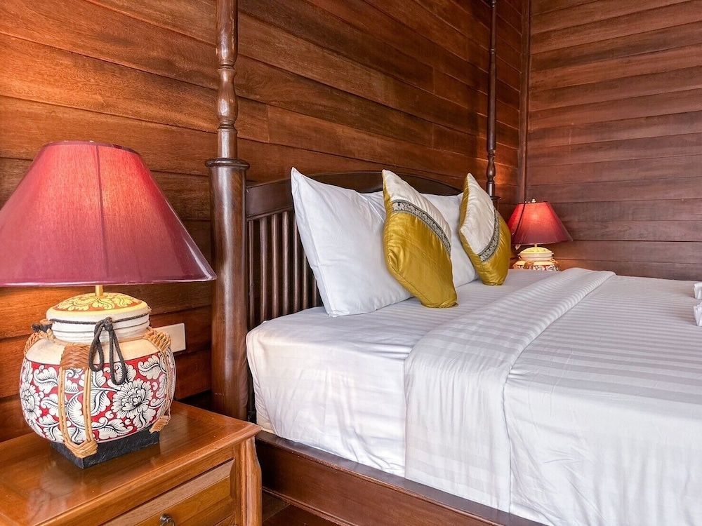 Rustic River Boutique Deluxe Room 7