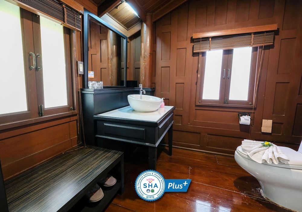 Baan Amphawa Resort & Spa Deluxe Twin Room 3