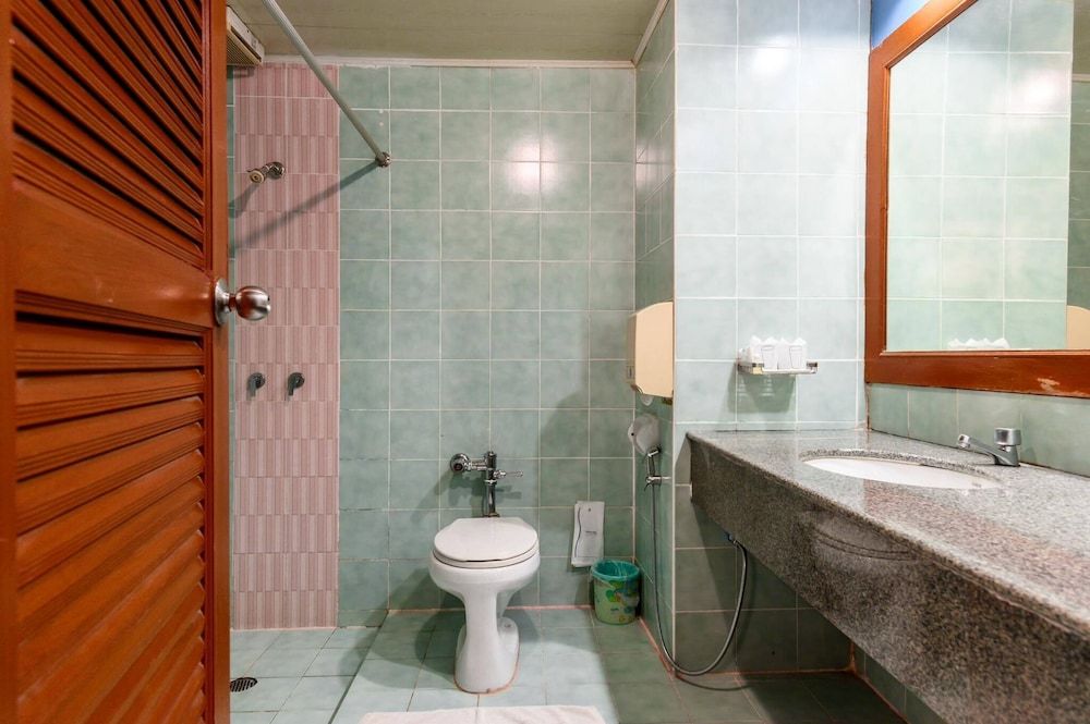 Beverly Hill Park Hotel Deluxe Room 5