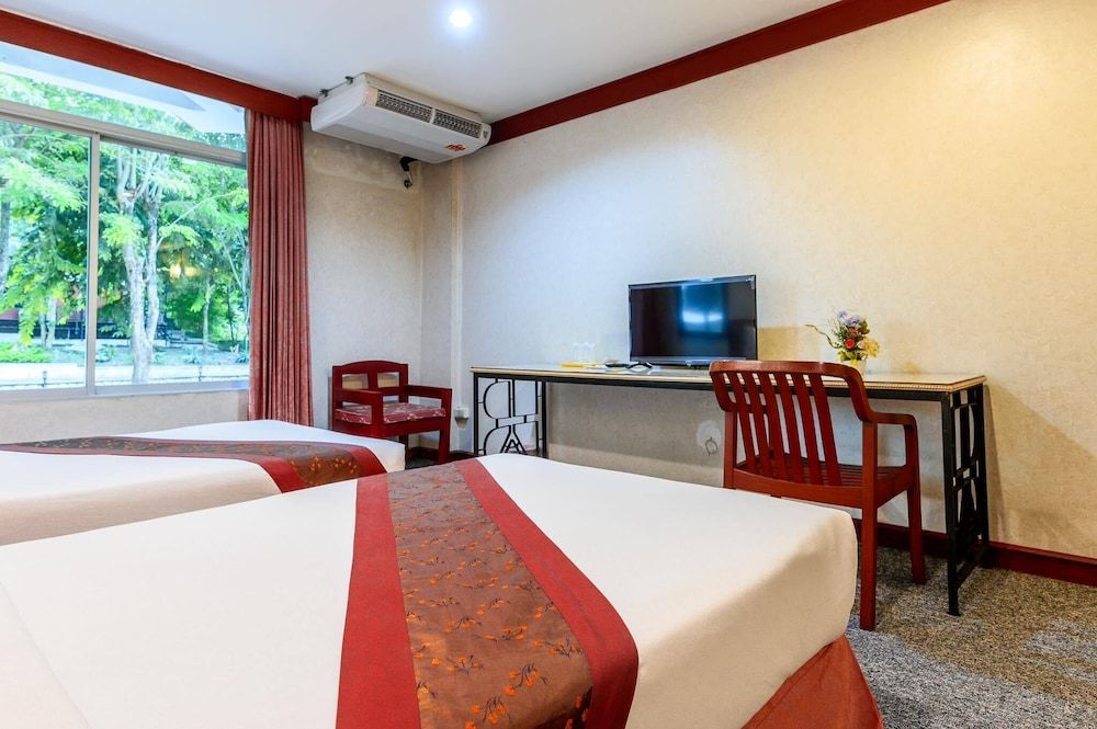 Beverly Hill Park Hotel Deluxe Room 3