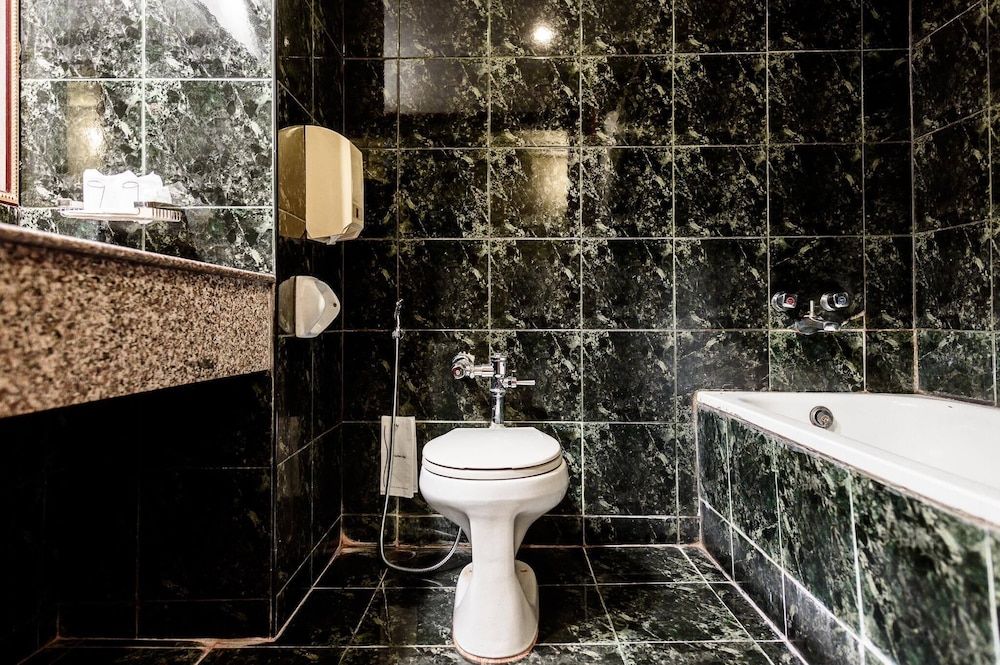 Beverly Hill Park Hotel Deluxe Room 6