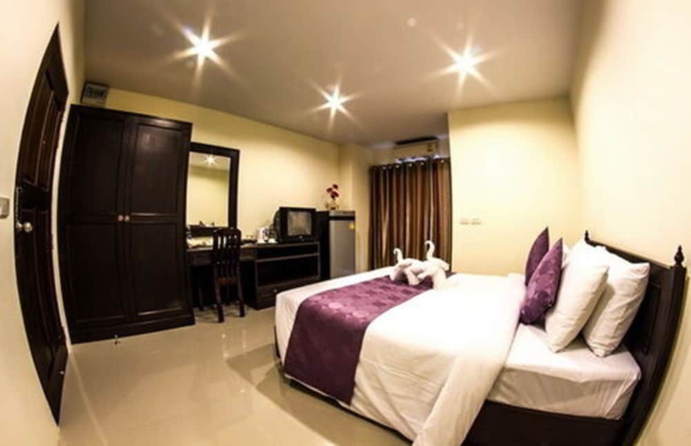 undefined Meesuk Place 5