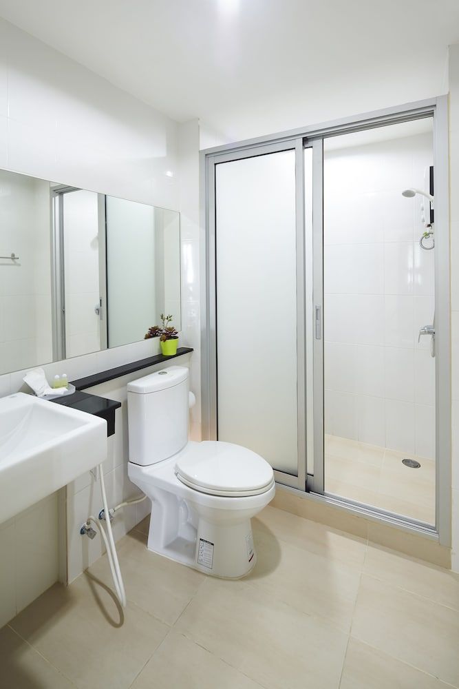 The Plimplace 2 Deluxe Twin Room 4