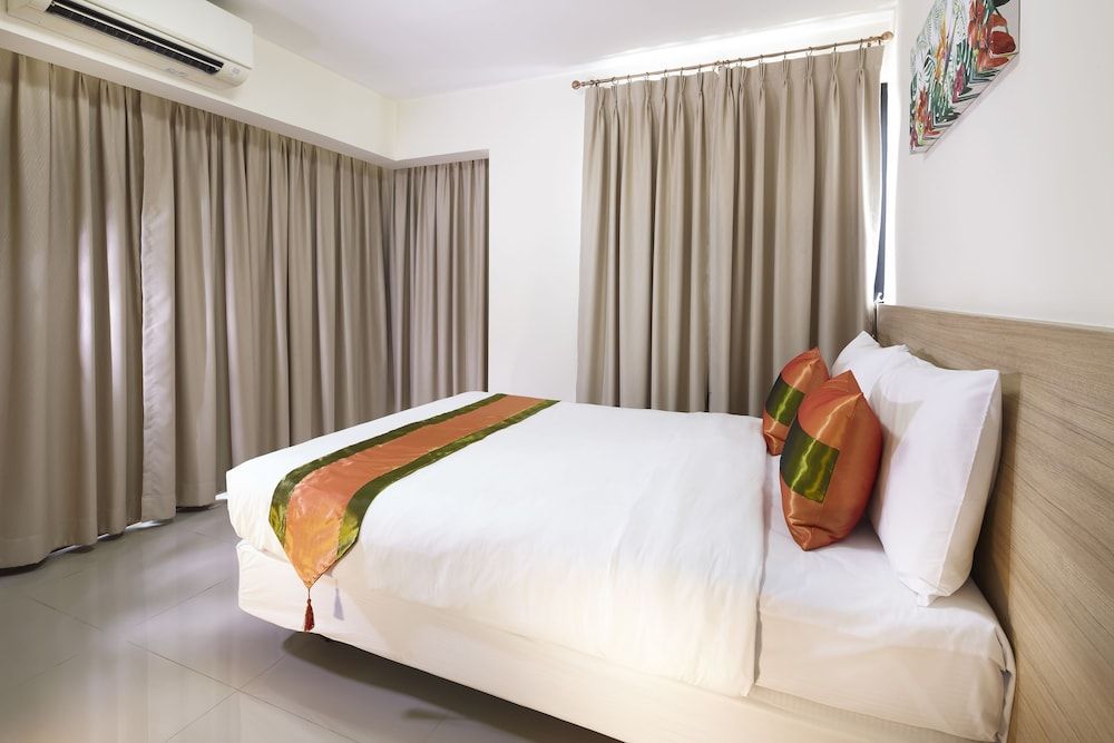 undefined The Plimplace 2 7