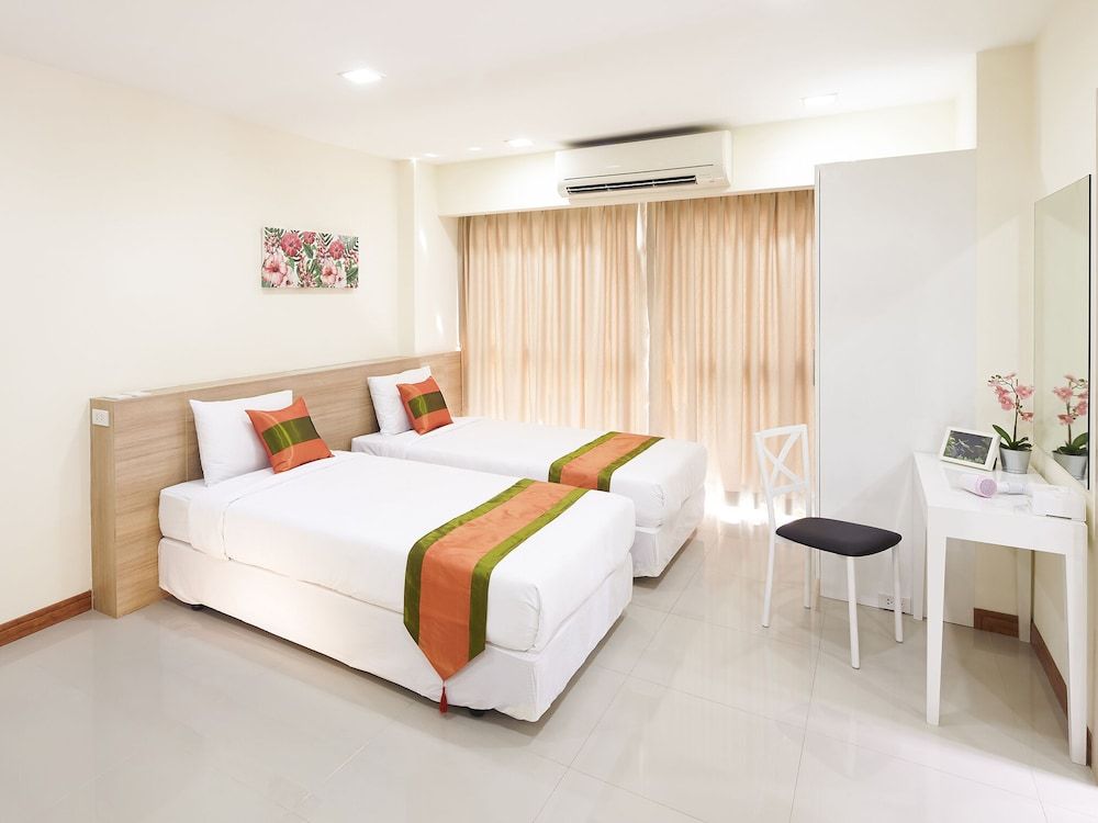 The Plimplace 2 Deluxe Twin Room